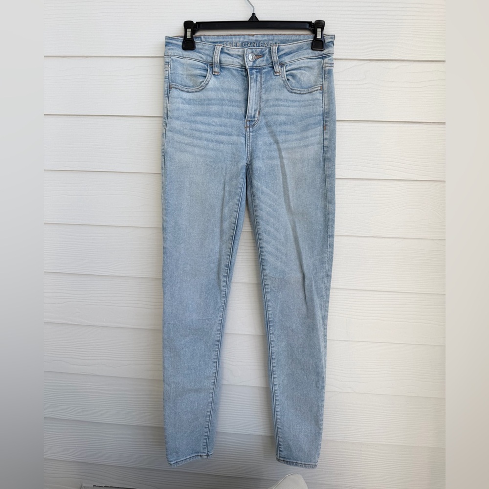 American Eagle Outfitters Light Wash Skinny Jeans